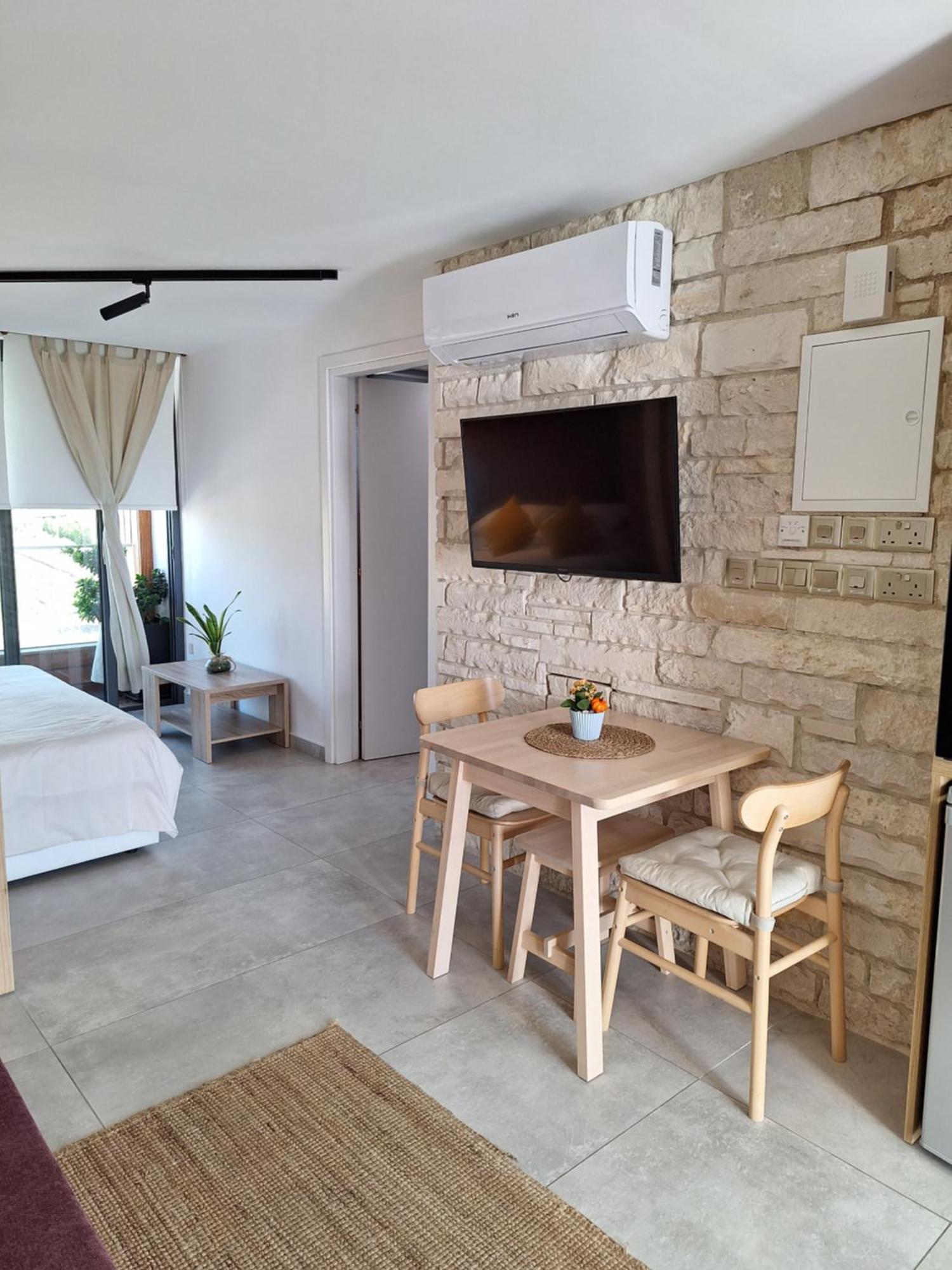 Terrazza Suites Paphos Ngoại thất bức ảnh